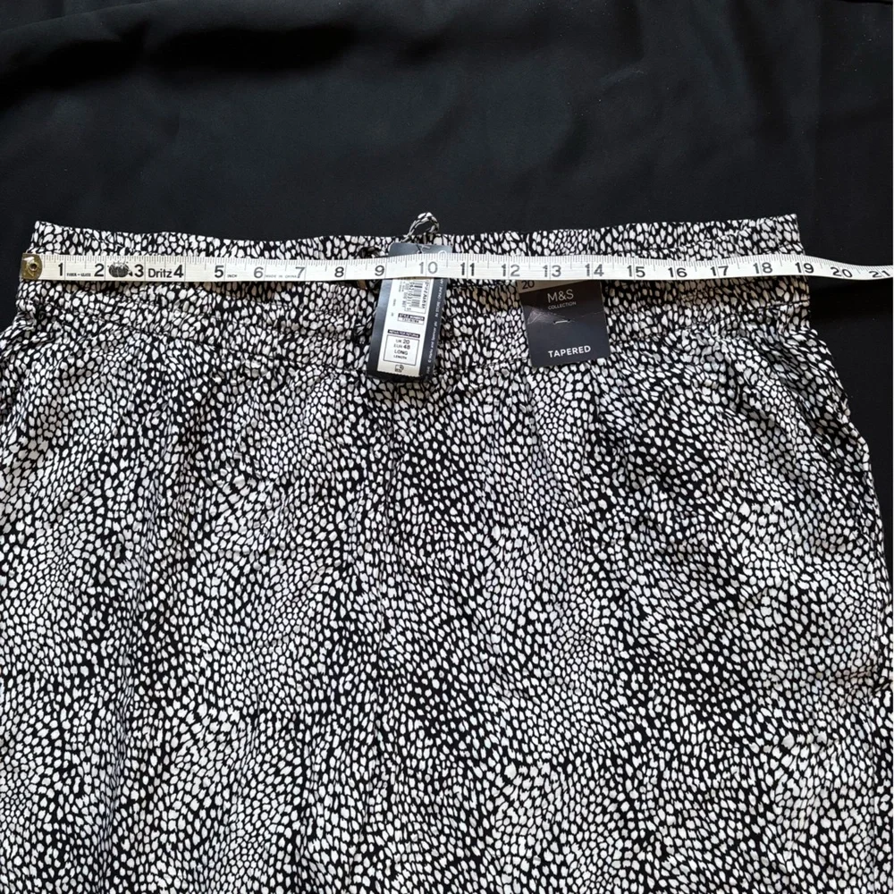 Women's lightweight casual pants from the M&S Collection black&white size 20 - Picture 2 of 6
